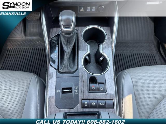 2022 Toyota Highlander Hybrid Platinum