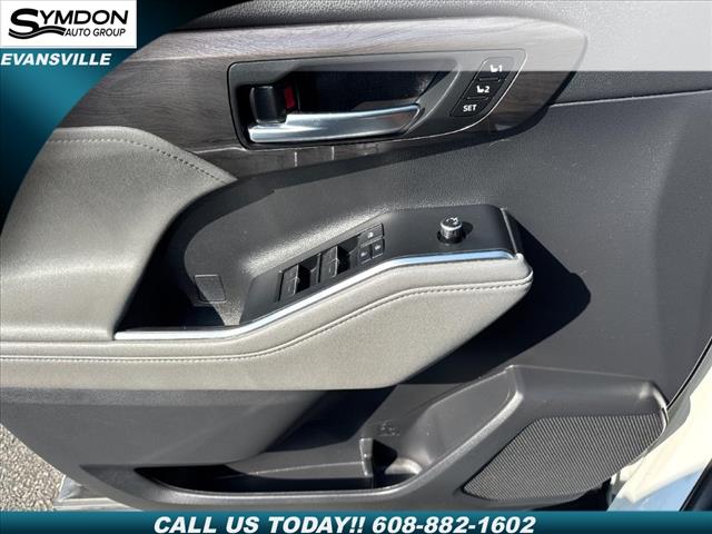 2022 Toyota Highlander Hybrid Platinum