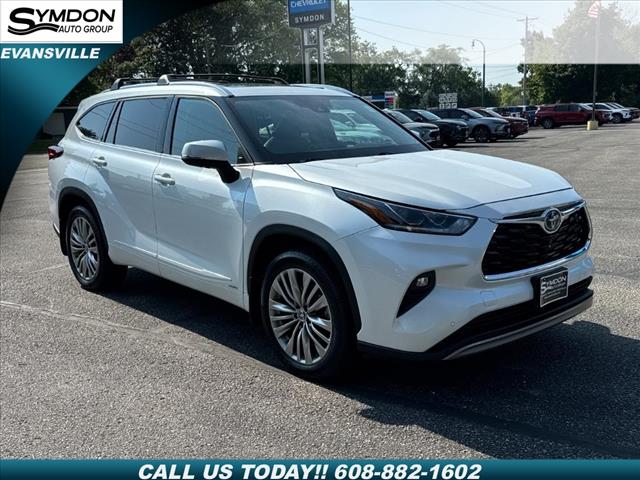2022 Toyota Highlander Hybrid Platinum