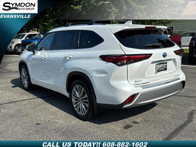 2022 Toyota Highlander Hybrid Platinum