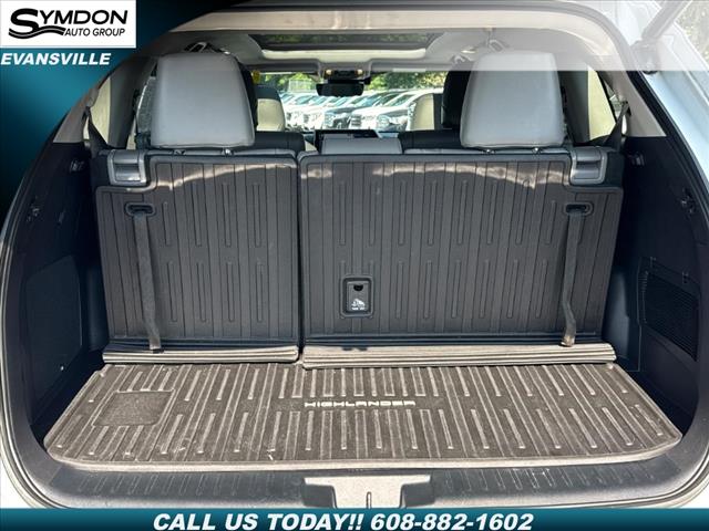 2022 Toyota Highlander Hybrid Platinum