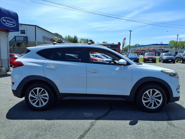 2016 Hyundai TUCSON SE