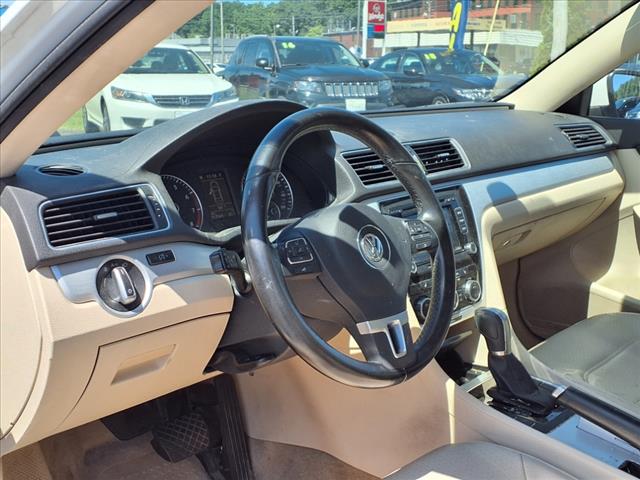 2012 Volkswagen Passat SE