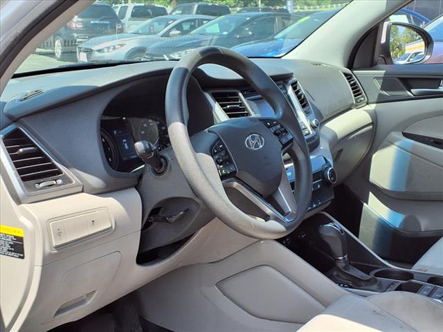 2016 Hyundai TUCSON SE