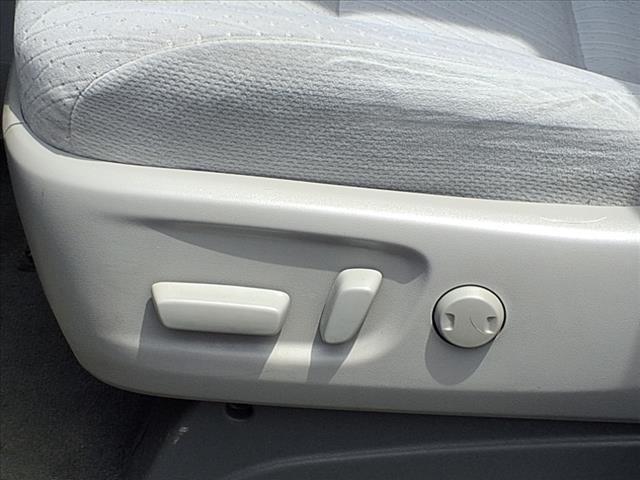 2020 Toyota Sienna LE 7-Passenger Auto Access Seat
