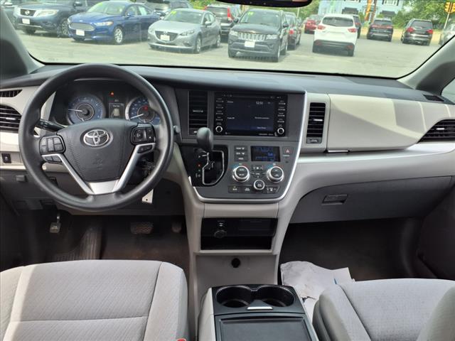 2020 Toyota Sienna LE 7-Passenger Auto Access Seat