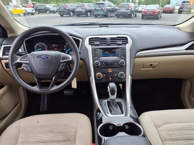 2016 Ford Fusion SE