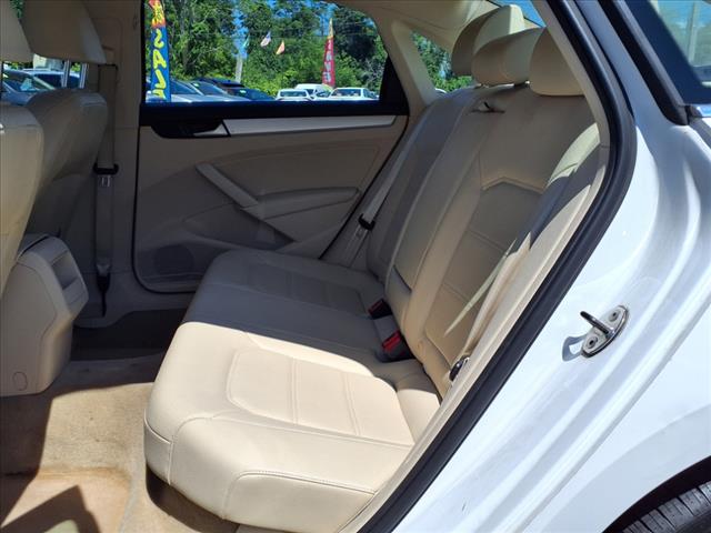 2012 Volkswagen Passat SE