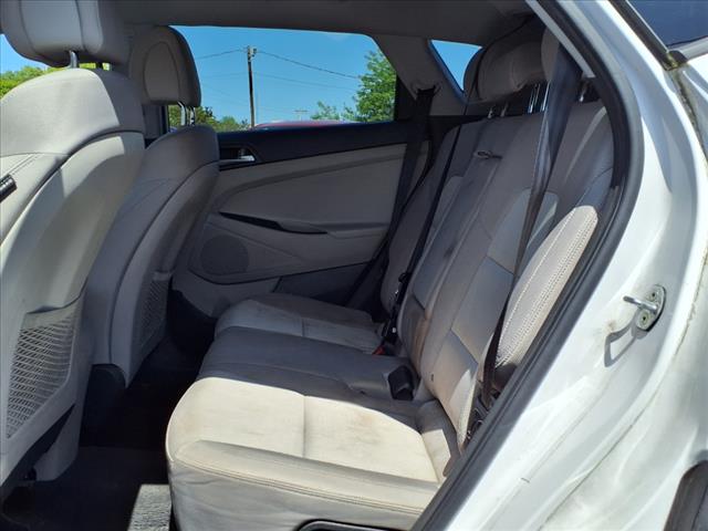 2016 Hyundai TUCSON SE