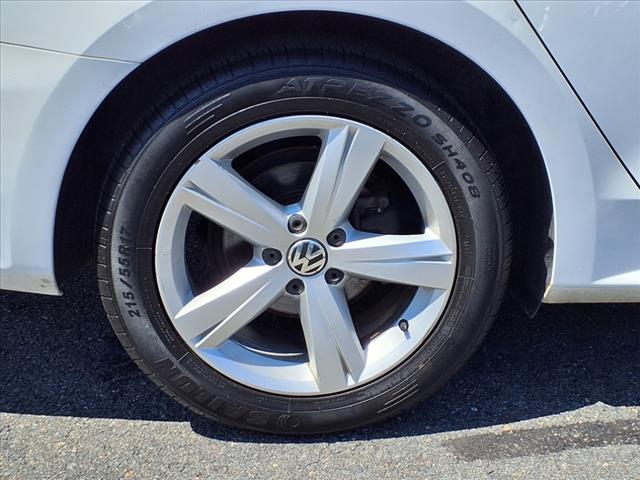 2012 Volkswagen Passat SE