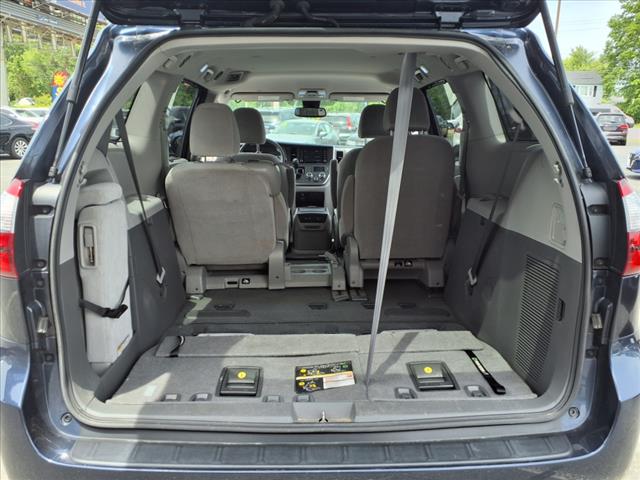 2020 Toyota Sienna LE 7-Passenger Auto Access Seat