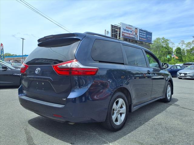 2020 Toyota Sienna LE 7-Passenger Auto Access Seat