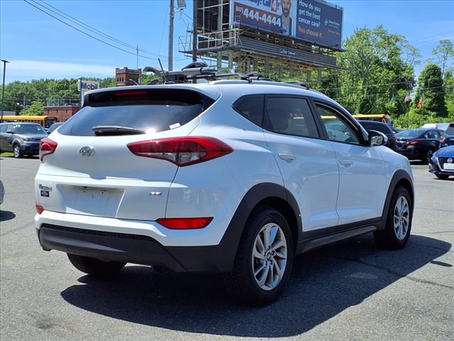 2016 Hyundai TUCSON SE
