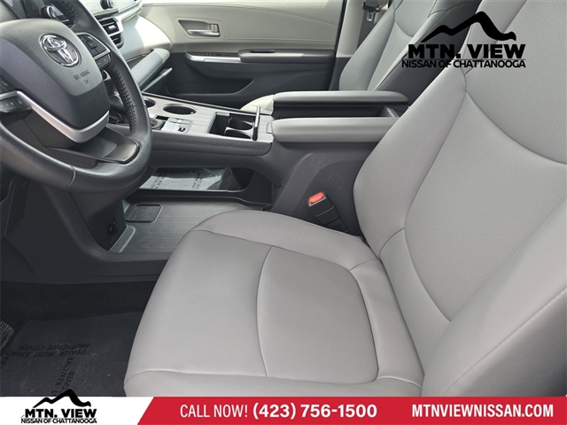2024 Toyota Sienna XLE 8-Passenger