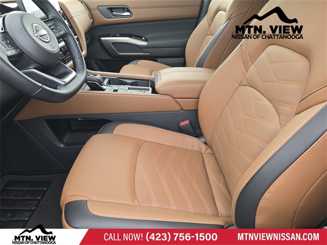 2025 Nissan Pathfinder Platinum