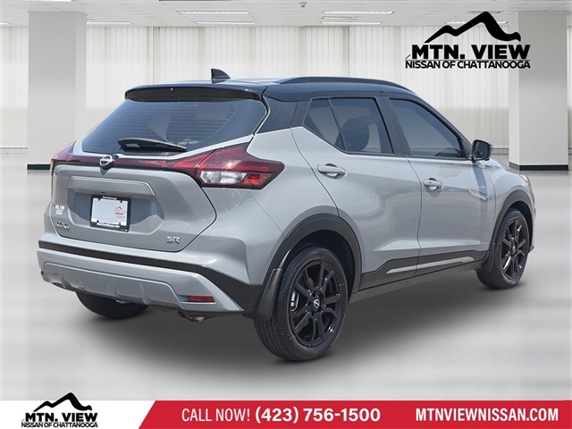 2023 Nissan Kicks SR