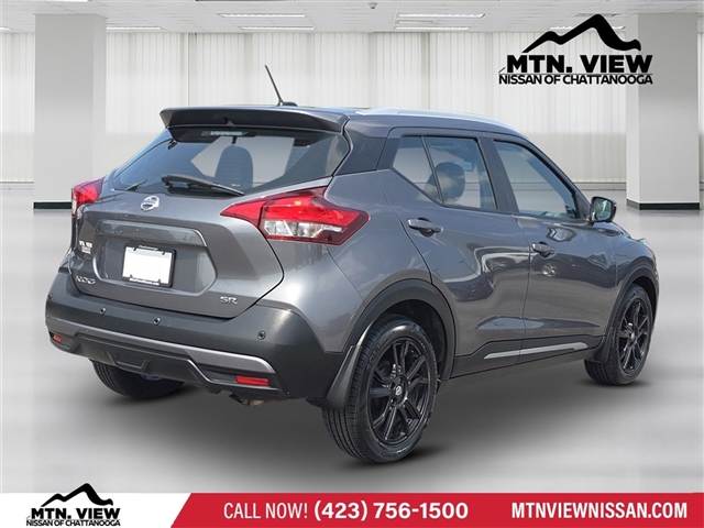 2020 Nissan Kicks SR