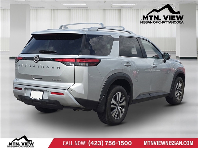 2023 Nissan Pathfinder SL