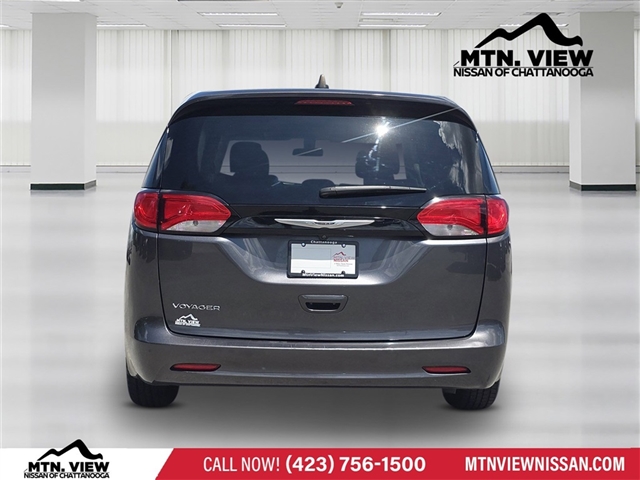 2022 Chrysler Voyager LX