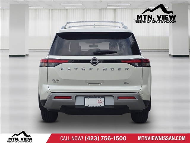 2022 Nissan Pathfinder SL