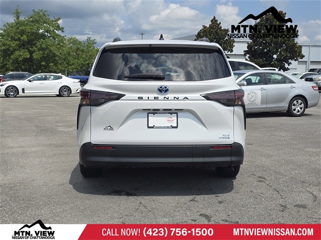 2024 Toyota Sienna XLE 8-Passenger