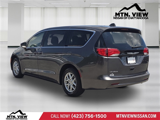 2022 Chrysler Voyager LX