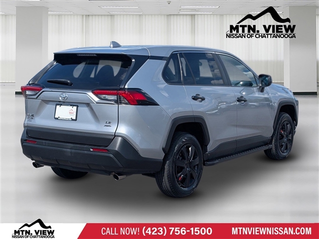 2022 Toyota RAV4 LE