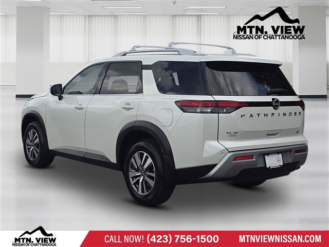 2022 Nissan Pathfinder SL