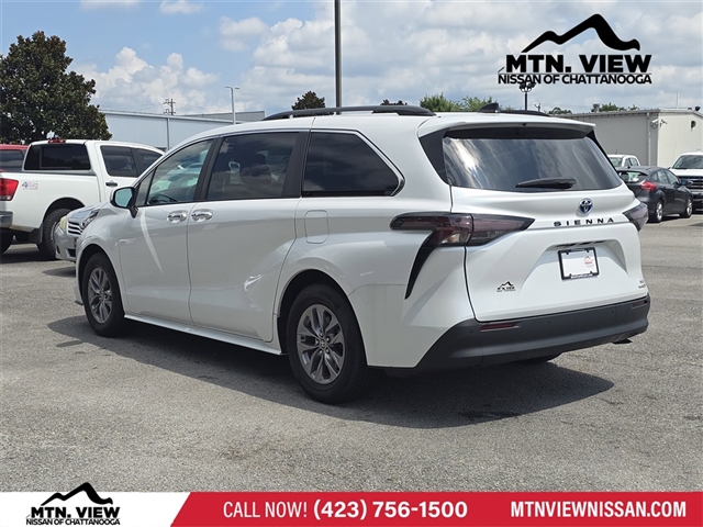 2024 Toyota Sienna XLE 8-Passenger