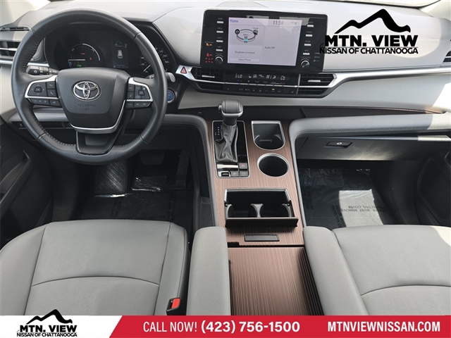 2024 Toyota Sienna XLE 8-Passenger