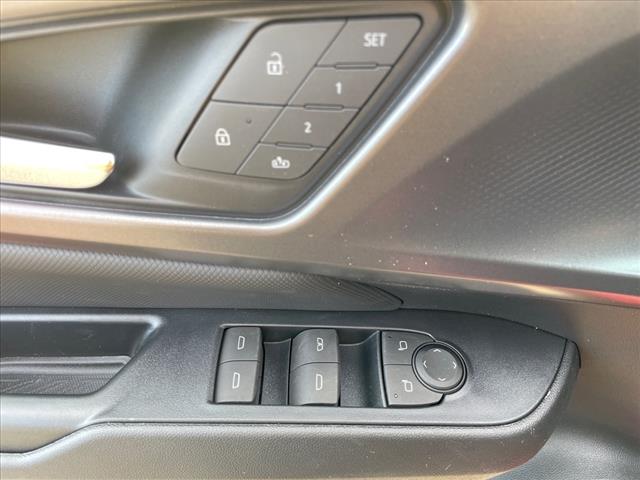 2025 Chevrolet Equinox EV RS - Photo 12