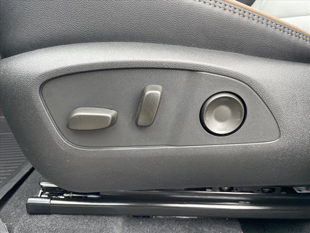 2025 Chevrolet Traverse High Country - Photo 14