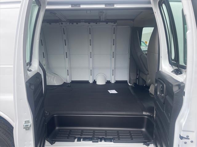 2025 Chevrolet Express 2500