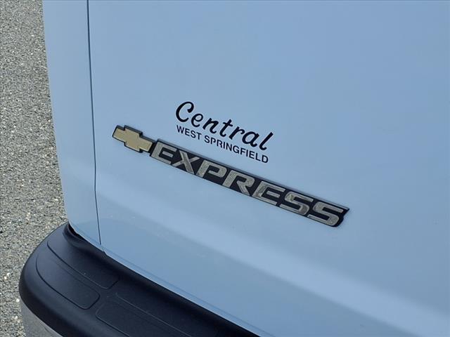 2023 Chevrolet Express 2500