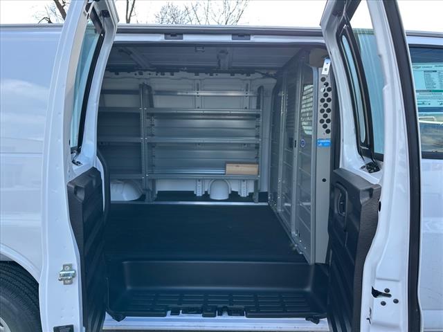 2025 Chevrolet Express 2500