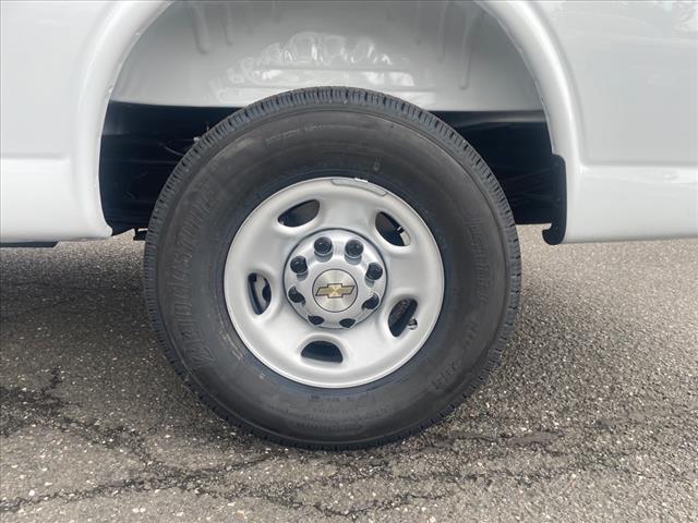 2025 Chevrolet Express 2500