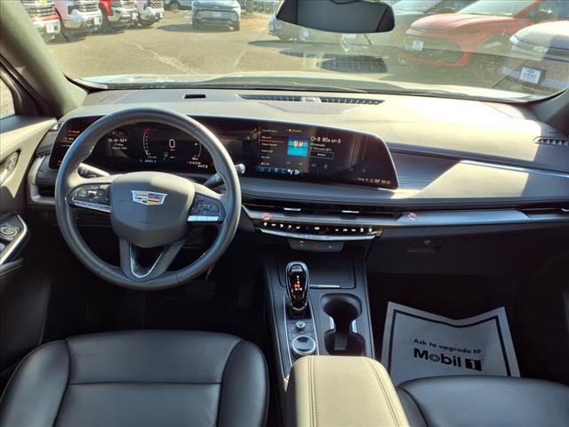 2024 Cadillac XT4 Premium Luxury
