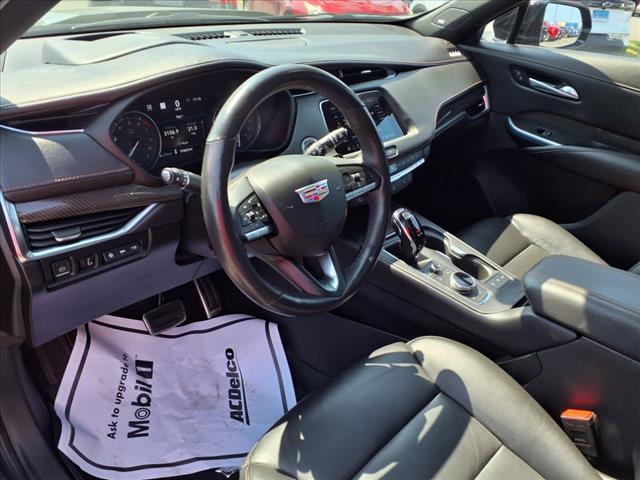 2023 Cadillac XT4 Sport