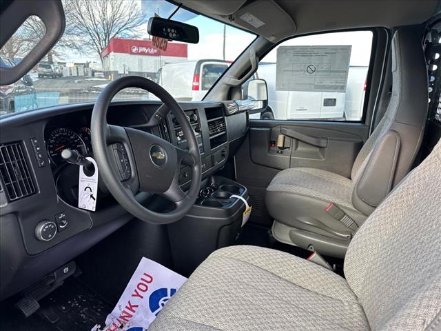 2025 Chevrolet Express 2500