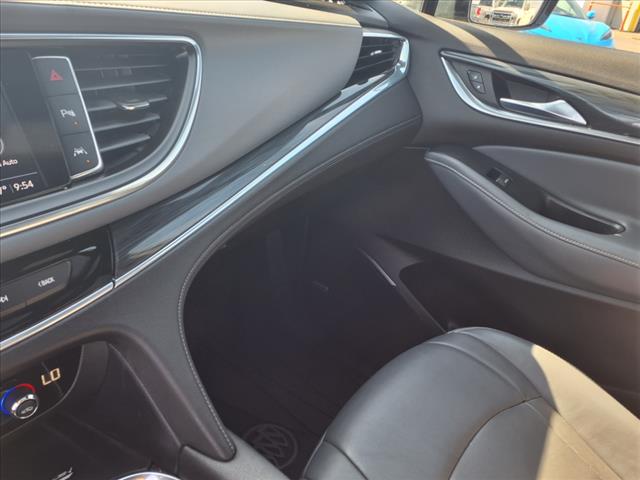 2022 Buick Enclave Essence