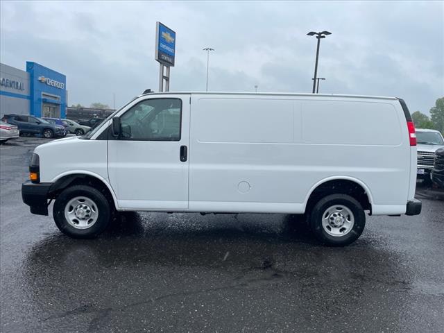 2024 Chevrolet Express 2500