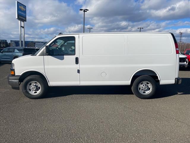 2025 Chevrolet Express 2500
