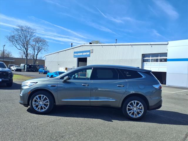 2022 Buick Enclave Essence