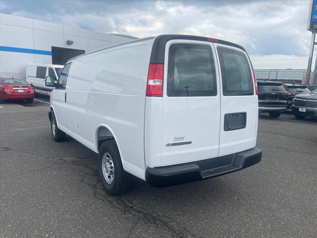2025 Chevrolet Express 2500