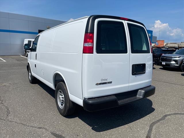 2025 Chevrolet Express 2500