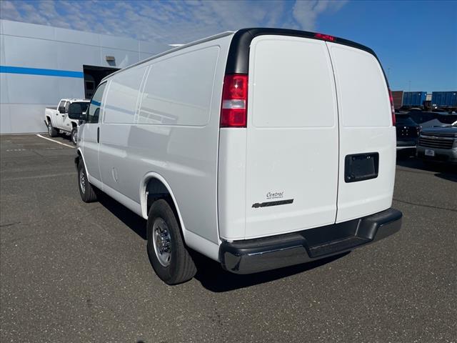 2025 Chevrolet Express 2500