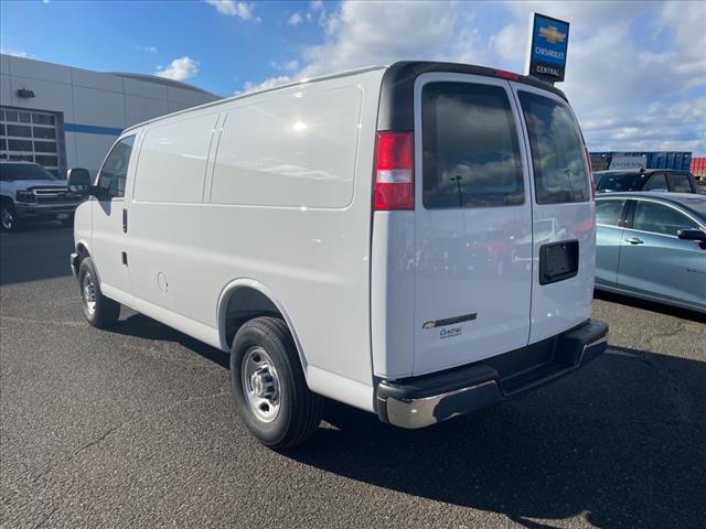 2025 Chevrolet Express 2500