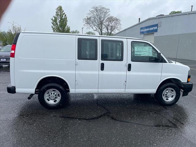 2024 Chevrolet Express 2500