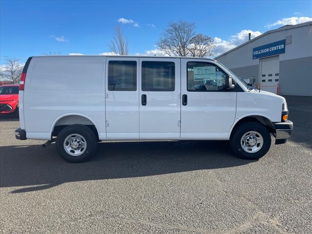 2025 Chevrolet Express 2500