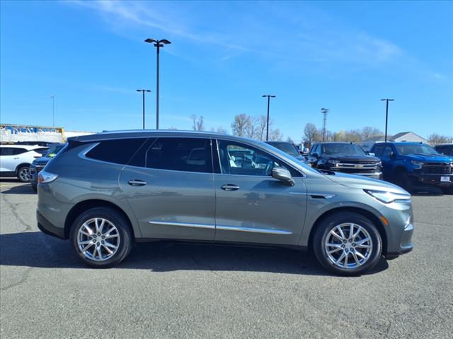 2022 Buick Enclave Essence